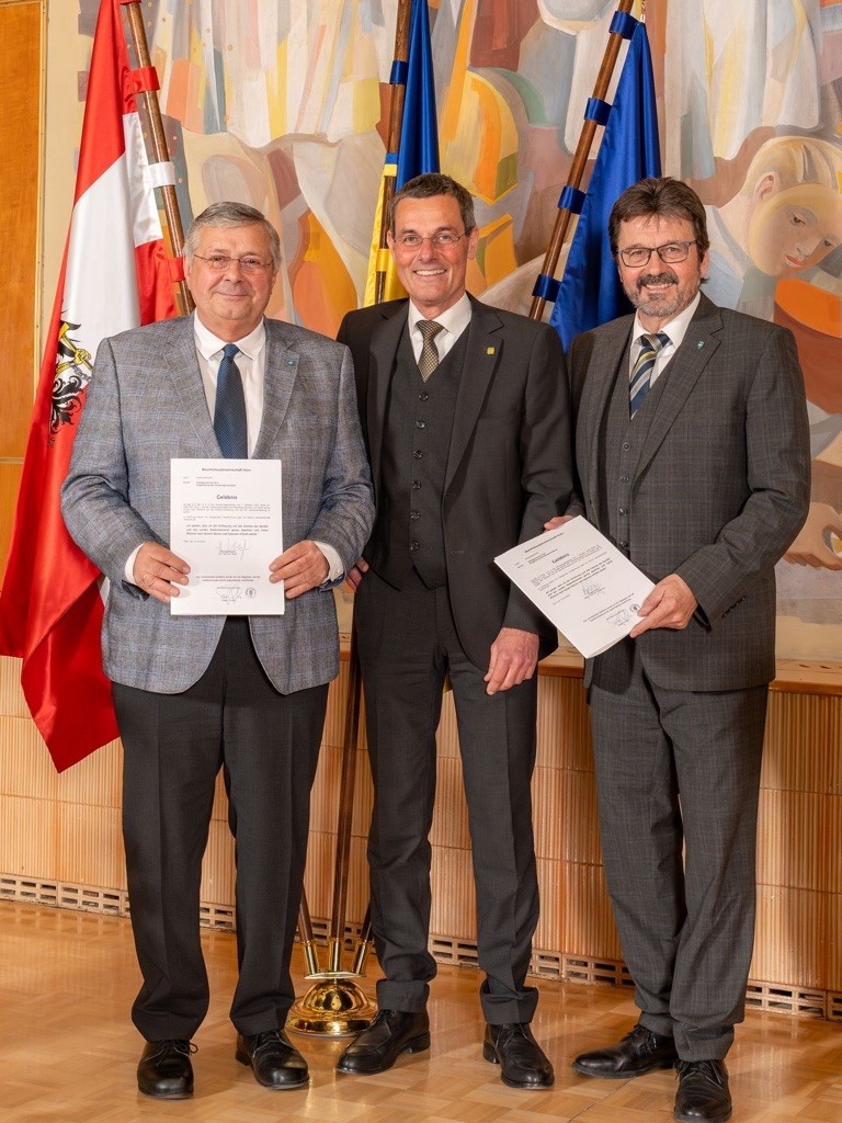 Vbgm. Dr. Heinrich Nagl, Bezirkshauptmann Mag. Stefan Grusch und Bgm. Mag. Gerhard Lentschig (v. l.). Foto: Reinhard Litschauer